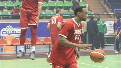 واين أرنولد يحصل على كأس هداف بطولة إفريقيا للسلة 