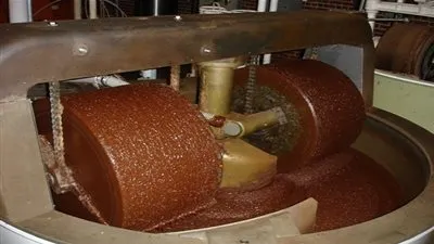 عاملة روسية تلقي حتفها في خلاط للشوكولاتة