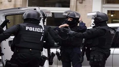 اليونان: القبض على 13 شخصاً بتهمة تهريب مهاجرين إلى إيطاليا