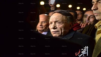 عادل إمام يصل عزاء الراحل أحمد راتب في مسجد الشرطة (فيديو وصور)