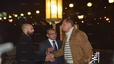 أشرف عبد الغفور وأحمد فهمي وهاني مهنى في عزاء الراحل أحمد راتب (صور)