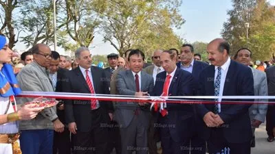 رئيس جامعة أسيوط وسفير اليابان يفتتحان كلية الفنون الجميلة ومعرض الحرف اليابانية (صور)