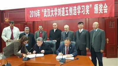 عميد زراعة مشتهر ببنها يستعرض أبحاث التصنيع الغذائي وسلامة الغذاء بالجامعة الصينية