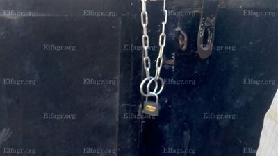 العاملون بمدينة السادات يضربون عن العمل ويغلقون مجلس المدينة (صور)