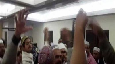 باكستانيون يقضون 