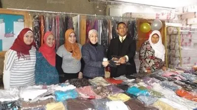 معرض خيري للملابس الجاهزة بـ