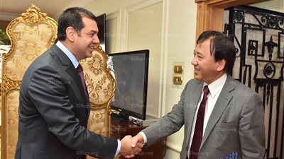 محافظ أسيوط يلتقي السفير الياباني بمصر لبحث أوجه التعاون المشترك.. ( صور )