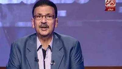 ممتاز القط مهاجمًا اجتماعات 