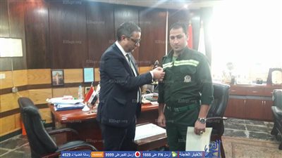 تكريم مسعفان لتسليمهما 15 ألف جنيه كانوا بحوزة متوفي بكفرالشيخ (صور)