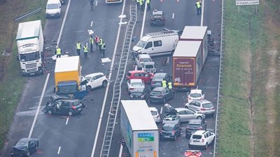 قتلى وجرحى إثر اصطدام نحو 40 سيارة بسبب الضباب في غرب فرنسا