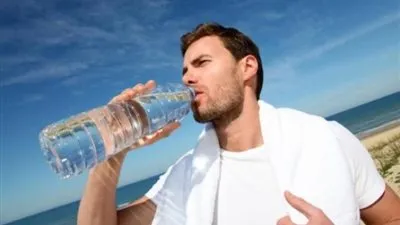 لخسارة وزنك تعرف على كمية الماء التي يجب أن تشربيها يومياً