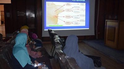 جنوب الوادي تناقش طرق لكتشاف سرطان الثدي في وقت مبكر