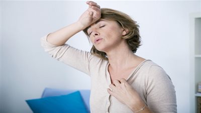 6 طرق فعالة تجنبِك الهبات الساخنة بعد سن الاربعين