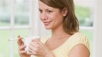 دراسة تؤكد أن تدخين النساء اللائي يتناولن حبوب منع الحمل يزيد حدوث انسداد في الأوردة لديهم 