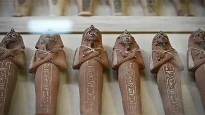 مدير عام المضبوطات الأثرية يكشف عدد القطع المهربة إلى خارج مصر 