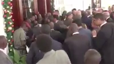 وسائل إعلام إخوانية تزعم: اشتباكات بين حرس السيسي وحرس الرئيس الأوغندي (فيديو) 