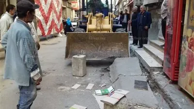  حملة إزالة التعديات والاشغالات بشوارع حي السويس (صور)