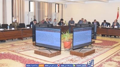 محافظ بني سويف يلتقي 