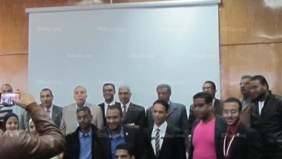 جنوب الوادي تعلن أسماء الطالب والطالبة المثاليان بالجامعة.. (صور)