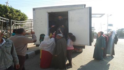 طرح وبيع 2 طن من اللحوم بأسعار مخفضة للمواطنين بالمنيا  