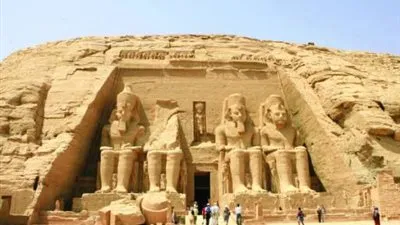 خبير سياحي يكشف سبب ارتفاع سعر تذكرة الطيران الداخلية