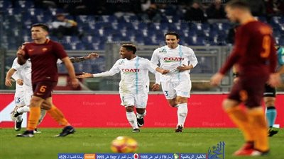 كييفو يسجل هدف التقدم في شباك روما بخطأ ساذج من المدافع (فيديو)