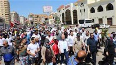 رئيس حزب وقيادات 