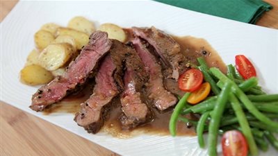 طريقة تحضير شرائح الستيك بالصوص والخضار