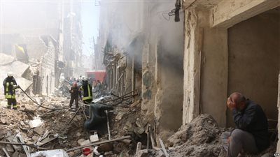 قصف وضربات جوية في حلب.. والأسد يدعو لمحادثات سلام