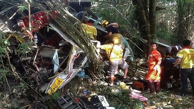 مصرع 14 شخصا بسقوط حافلة من منحدر في ماليزيا