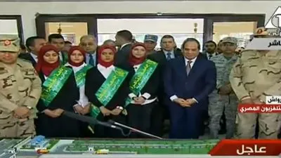 السيسي لأحد العاملين بـ