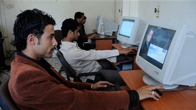 عدن:عودة لانقطاعات الكهرباء والانترنت