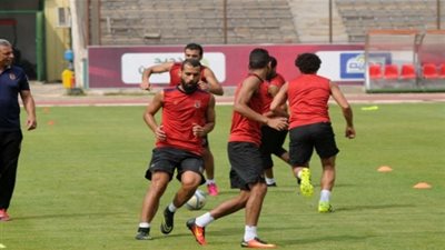 السعيد وفتحي ينتظمان في تدريبات الأهلي عصر اليوم 