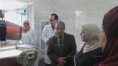 نائبة وزير الصحة للسكان تتفقد قرى شرق بولاق بالخارجة (صور)