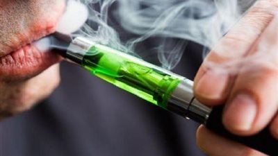 دراسة تؤكد أن السجائر الالكترونية قد تسبب مرض اللثة !