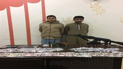 حبس عاطلين عُثر بحوزتهما على ألف تذكرة هيروين ببنى سويف 
