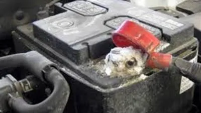 خطوات بسيطة من خلالها تعرف إذا كانت بطارية سيارتك بحاجة إلى تبديل 