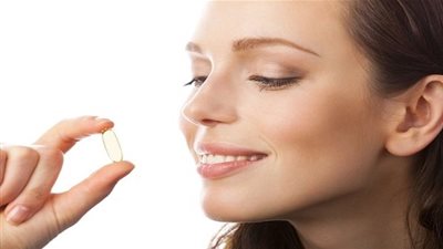 4 كبسولات دوائية تعيد إلى بشرتك النضارة الفورية