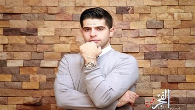 إطلالة مختلفة لـ طارق الإبياري في 