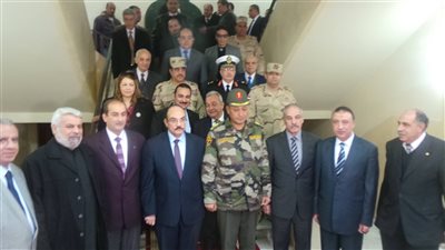 قيادات الإسكندرية يقدمون التهنئة للأقباط بمناسبة عيد الميلاد المجيد (صور)