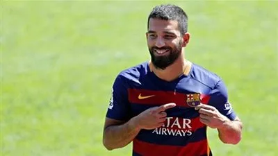 أموال الصين تستهدف نجم وسط برشلونة بعرض خرافي