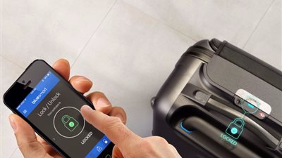 ابتكار حقائب سفر جديدة. احداهم مزودة بشريحة إليكترونية وأخرى تييح شحن الجوال (صور) !