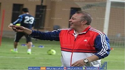 شوقي غريب يعترف بمفاوضات الإسماعيلي