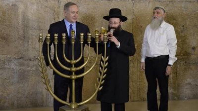 نتنياهو متسائلاً: كيف تهنئون إسرائيل بأعيادها اليهودية ثم تصفونها بالدولة المحتلة