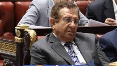 مشادة كلامية بين 