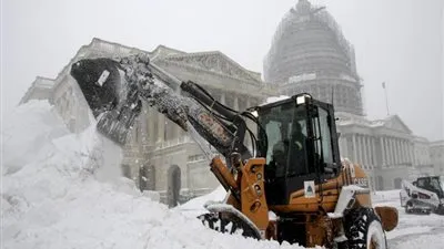العواصف الثلجية تجتاح الولايات المتحدة الأمريكية