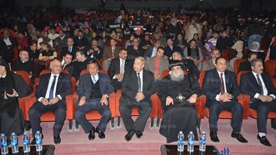 محافظ الإسماعيلية وقيادات الكنيسة والأوقاف يشهدون احتفالية تأبين الشهداء (صور)