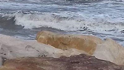 لحظة إنقاذ ١٤ صيادًا قبل الغرق بسبب سوء الأحوال الجوية برشيد (صور)