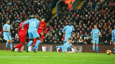 رمضان صبحي يفشل في مراوغة نجم ليفربول (فيديو)