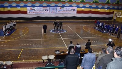 مباراة ودية بين المنتخب الإماراتي وفريق دمنهور في كرة السلة (صور)